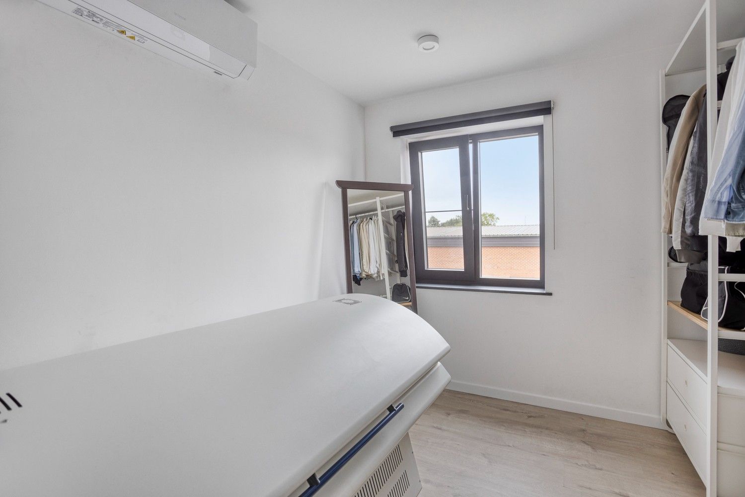 Volledig gerenoveerde woning met 5 slaapkamers en bijgebouw met diverse mogelijkheden foto 25