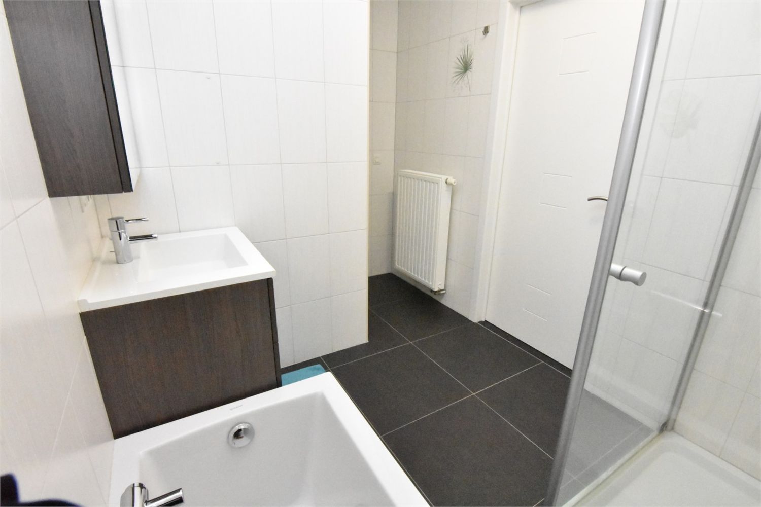 MOOI AFGEWERKT RUIM APPARTEMENT MET 2 SLPKS EN 2 TERRASSEN foto 19