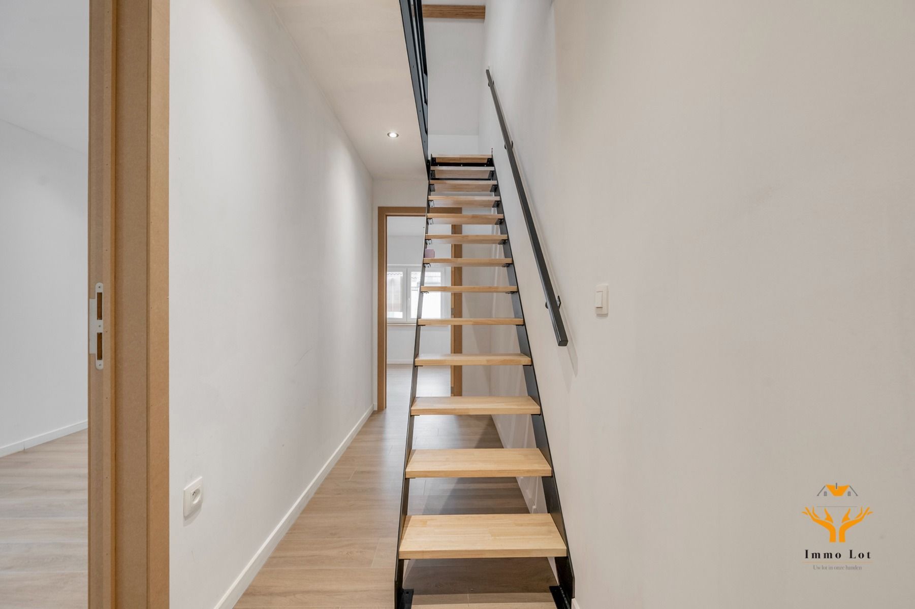 Instapklare woning met 4 slaapkamers en tuin  foto 12