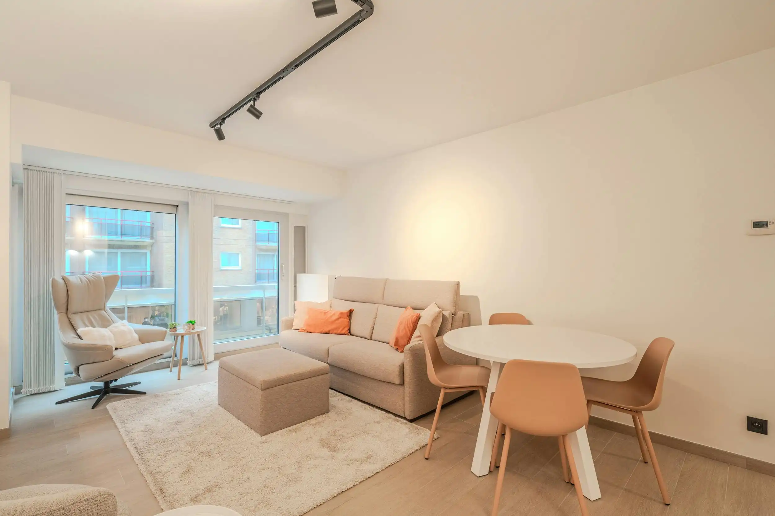 Lichtrijk appartement met aparte slaapruimte te Middelkerke! foto 4