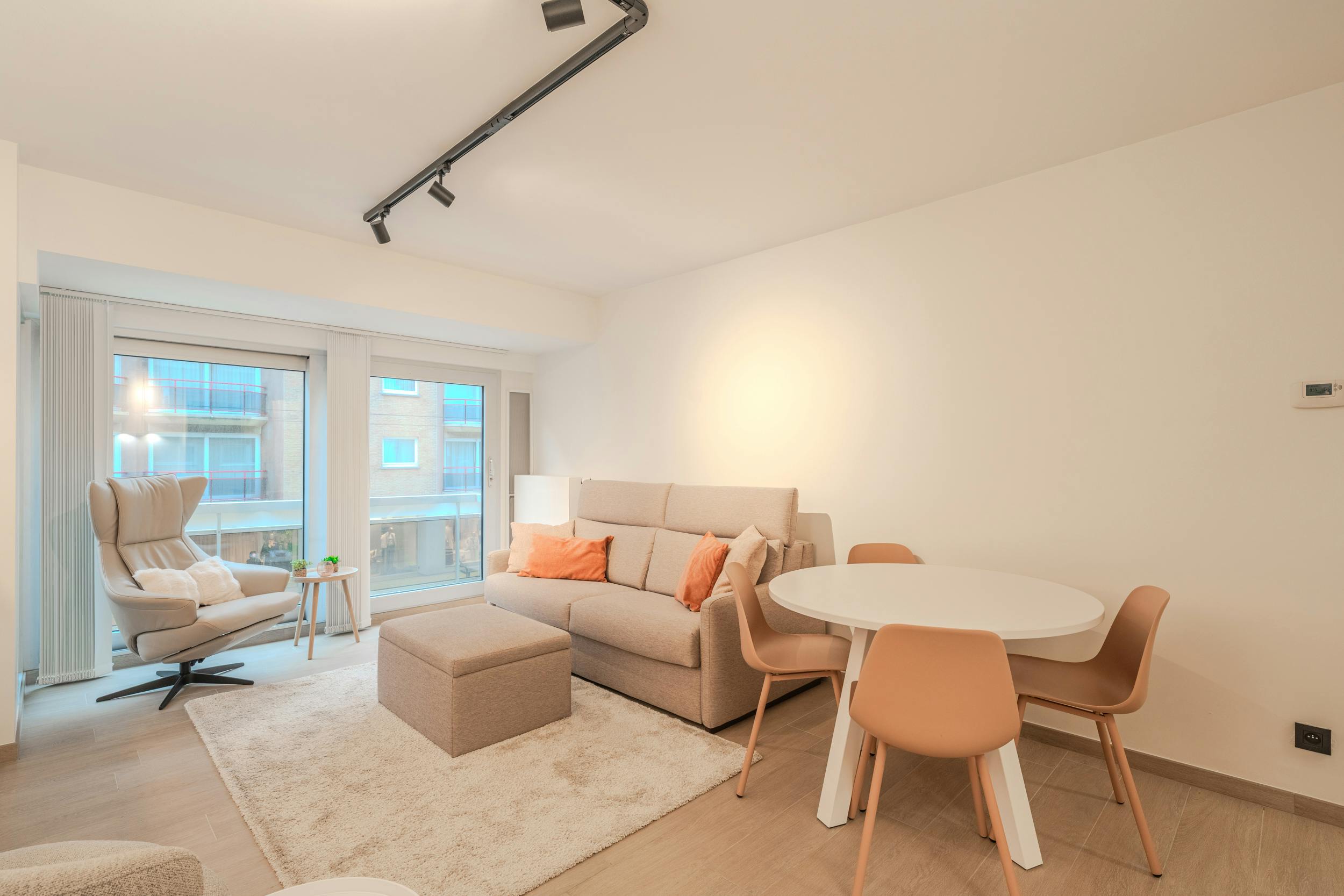 Lichtrijk appartement met aparte slaapruimte te Middelkerke! foto 4