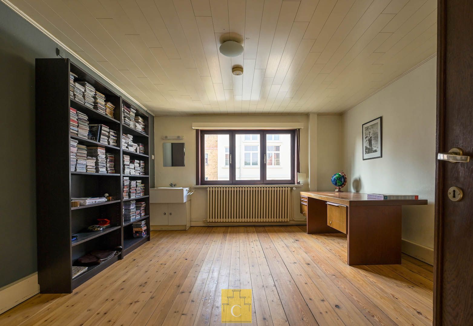 herenwoning met inpandige garage en 2 patio's, unieke combinatie van rust, ruimte en locatie in het historische hart van Brugge foto 25