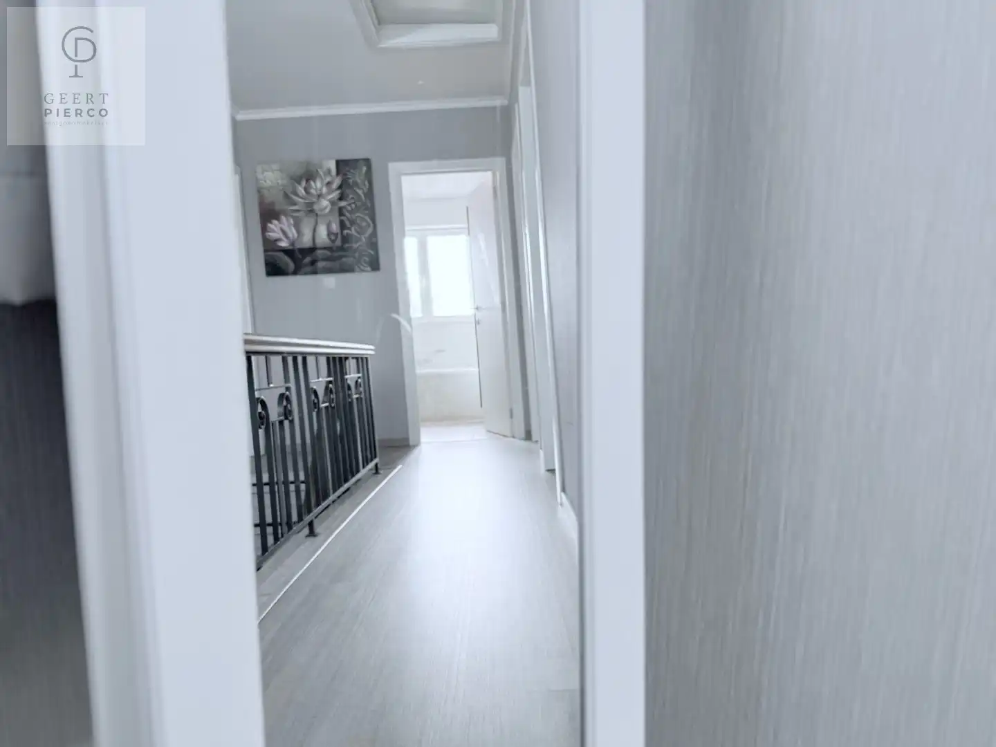 Knappe gerenoveerde gezinswoing foto 43