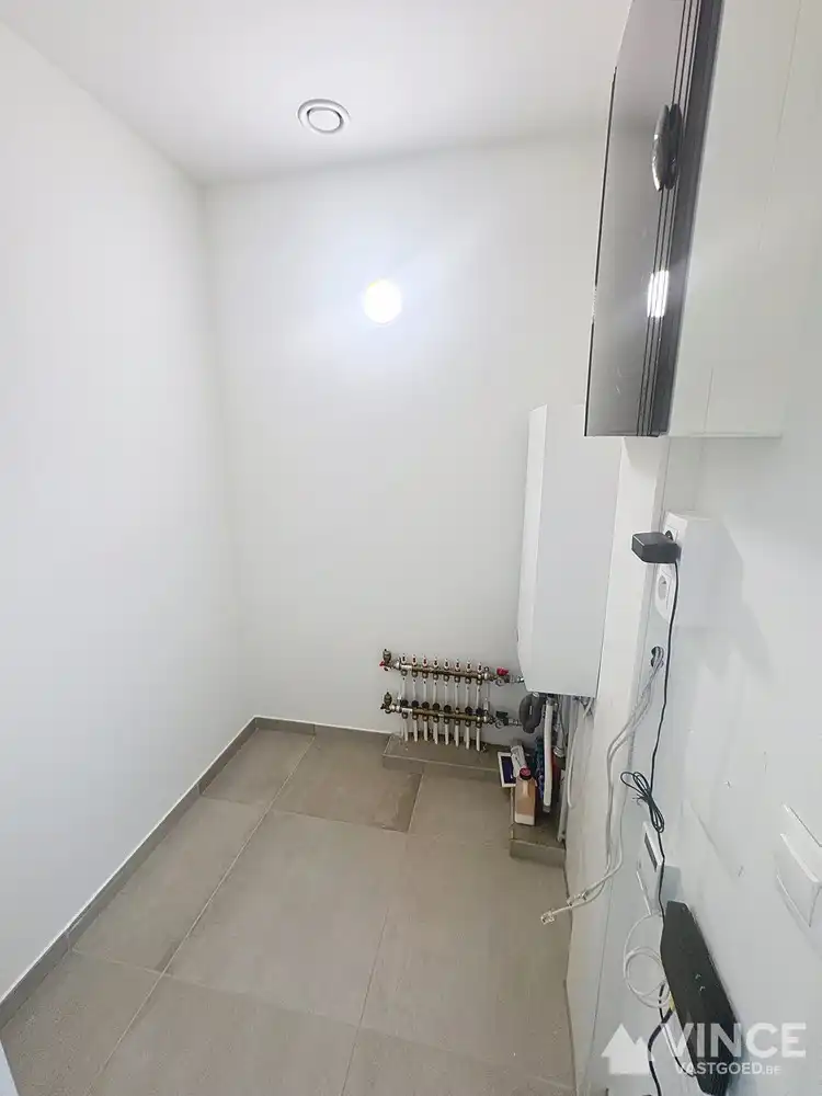 Modern appartement te huur met mooi uitzicht en veel lichtinval foto 15