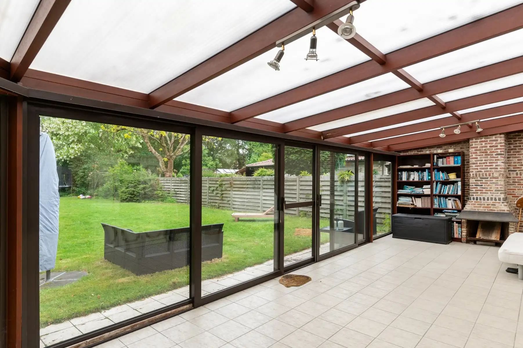 Uitstekend gelegen woning op ruim en zonnig perceel foto 17