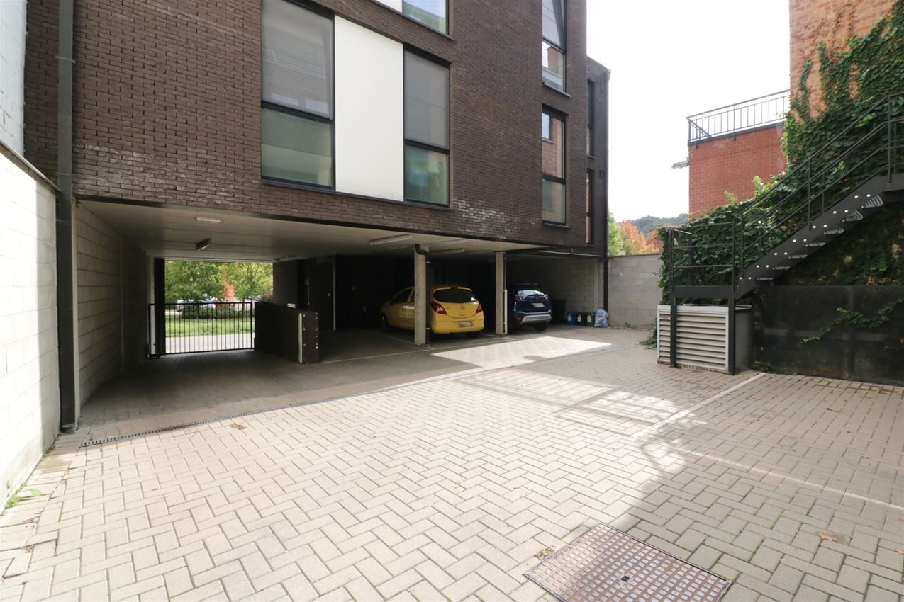 Duplex met 2 slpk., terras en garage temidden centrum foto 27