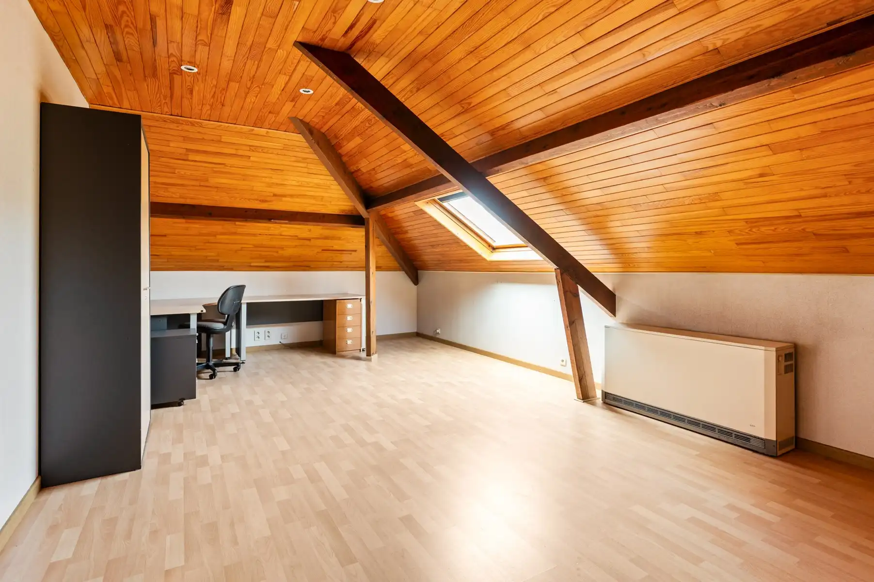 Uitstekend gelegen woning met dubbele garage foto 24