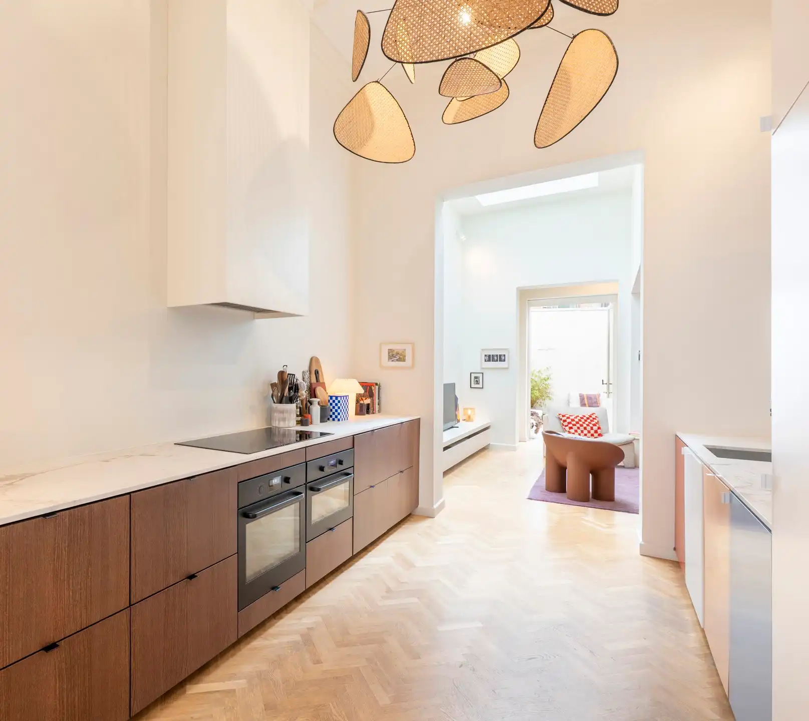 ZURENBORG - Gerenoveerde woning met stadstuin én dakterras foto 8