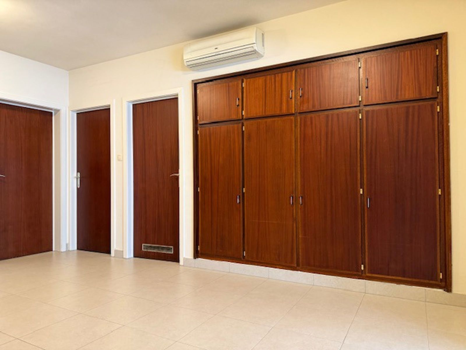 Te huur: zeer ruim appartement aan de rand van centrum Aalst  foto 3