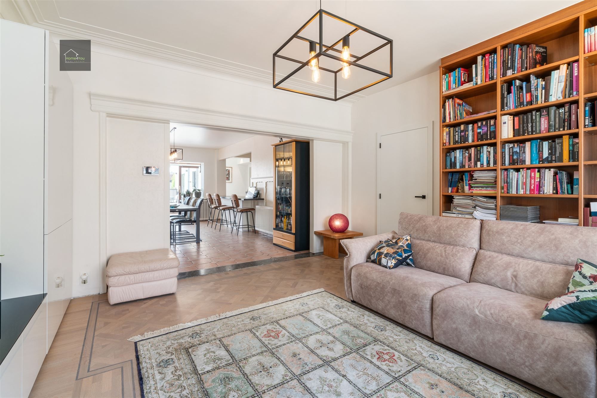 Ruim instapklaar appartement met groot Zuid-gericht terras! foto 4