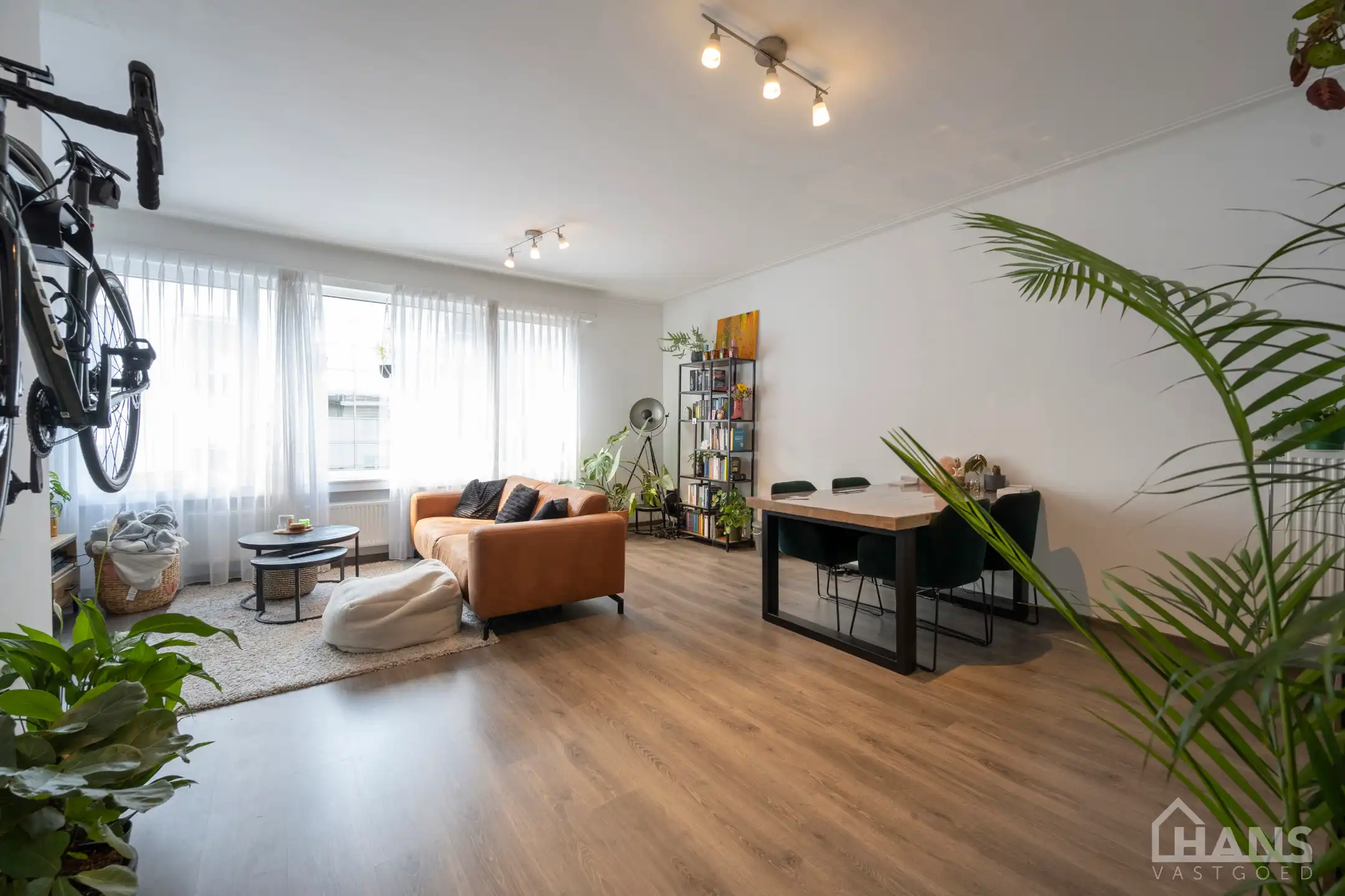 Appartement op de 3de verdieping op toplocatie. foto {{pictureIndex}}