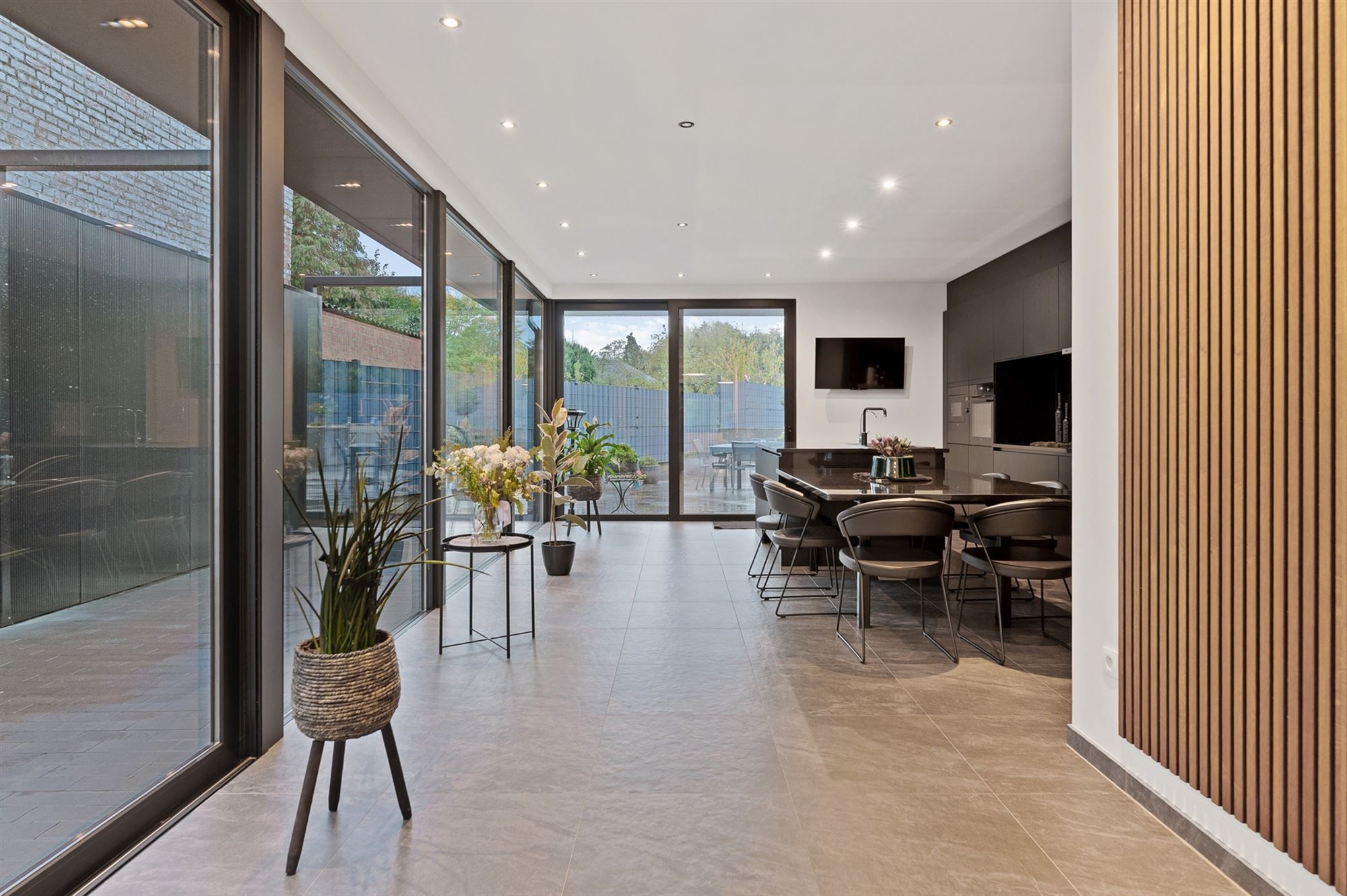 KNAP GERENOVEERDE WONING WONING MET 3SLAAPKAMERS OP EEN ZONNIG GEORIËNTEERD PERCEEL TE OOSTHAM foto 6