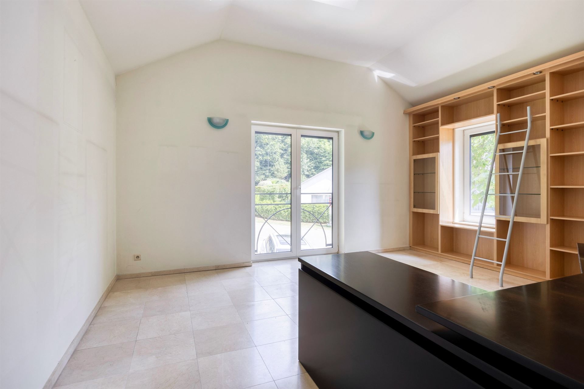 Prachtige moderne villa in rustige wijk foto 15