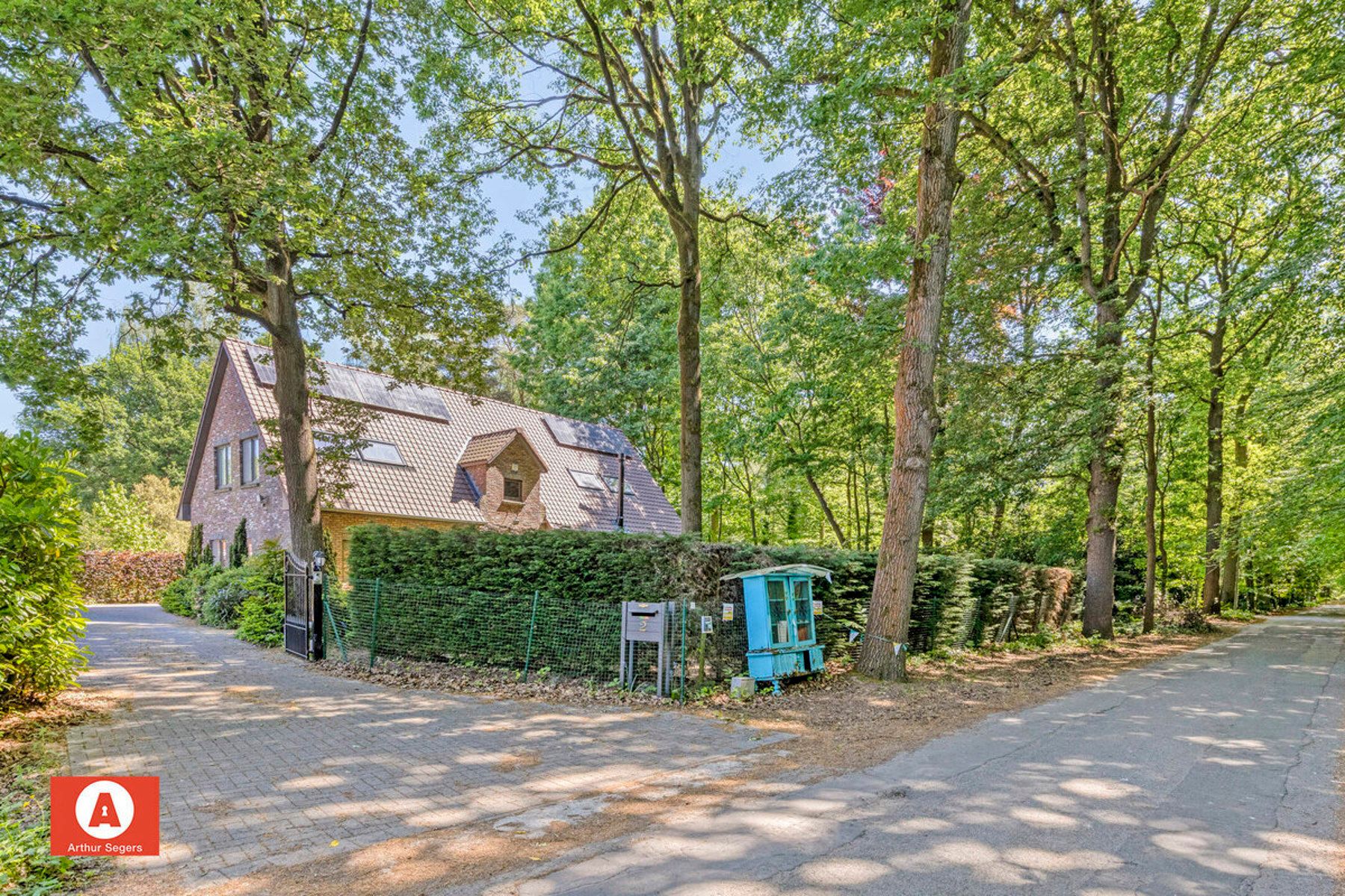 Ruim landhuis met mogelijks 5 slaapkamers in Buggenhout-Bos foto {{pictureIndex}}
