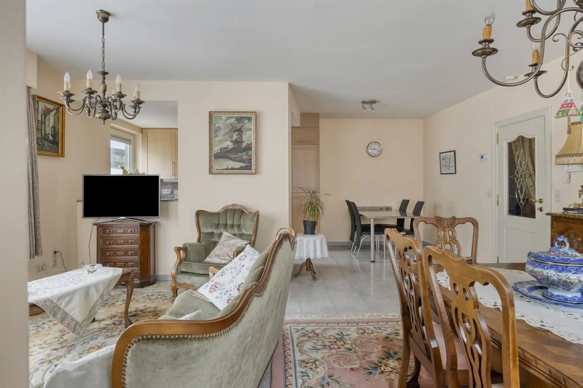Instapklaar appartement met 3 slaapkamers, terras en garage foto 7