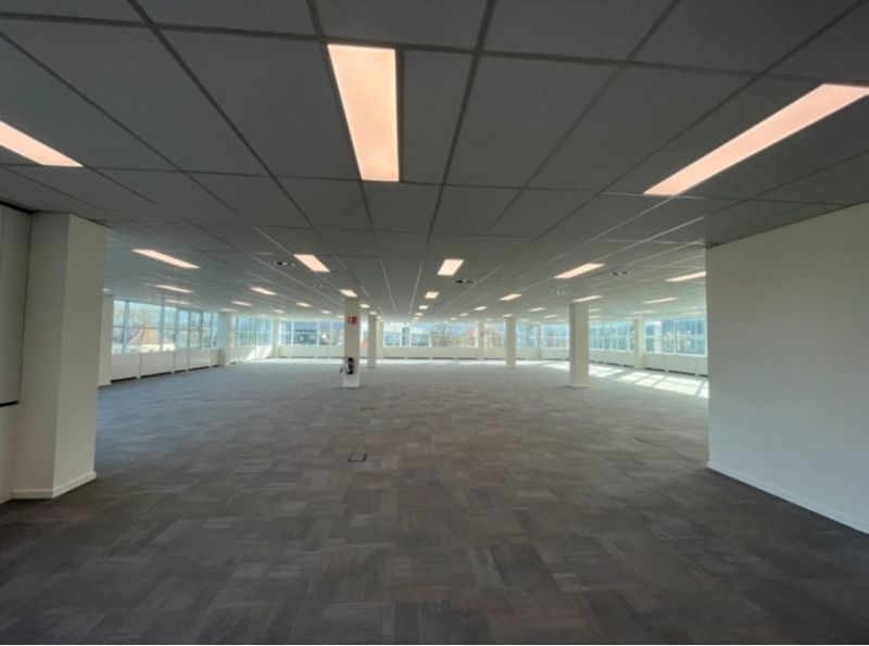 Moderne kantoorruimte te huur foto {{pictureIndex}}