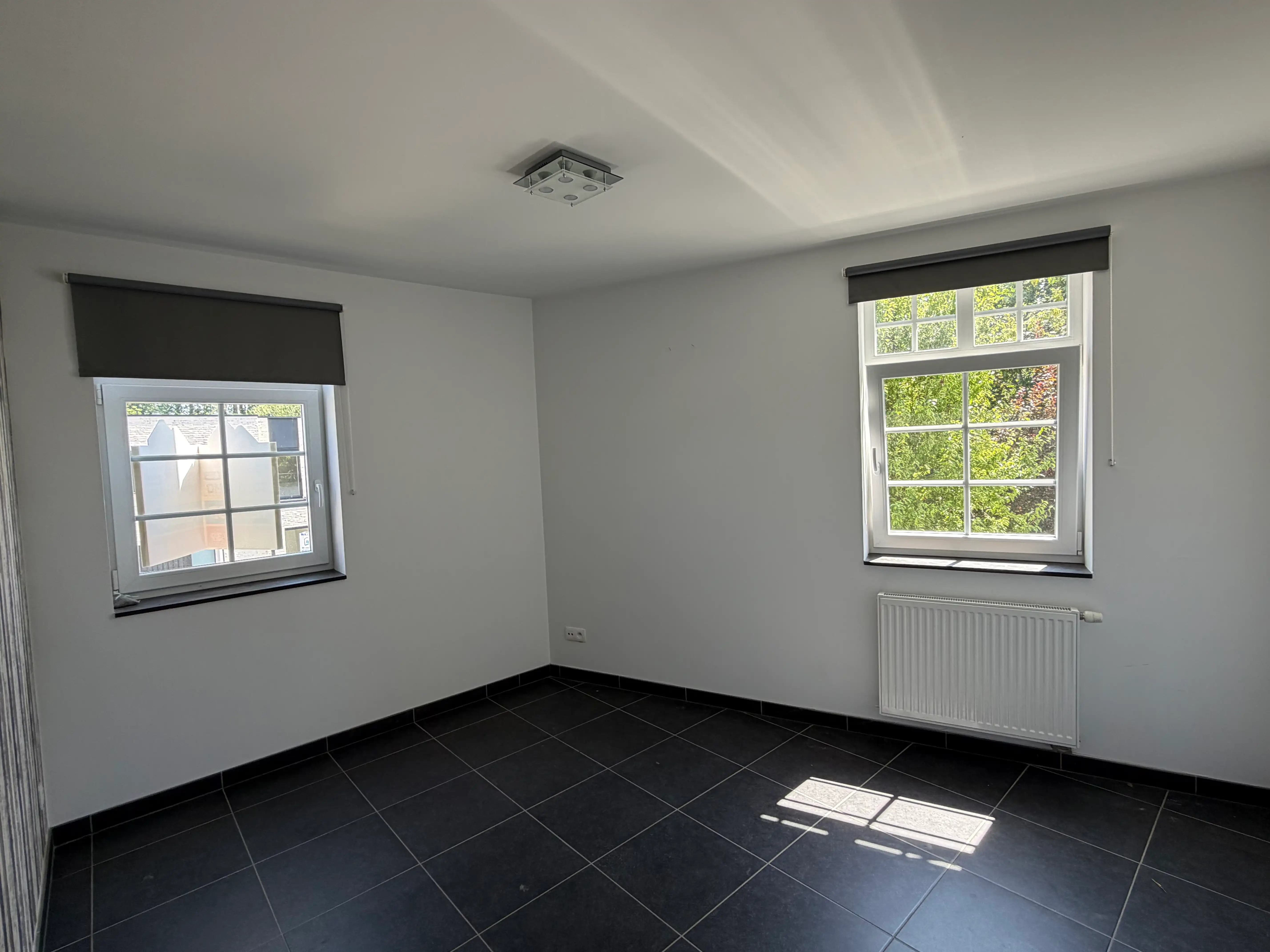 Ruim appartement met vier slpks, terras en autostaanplaats foto 21