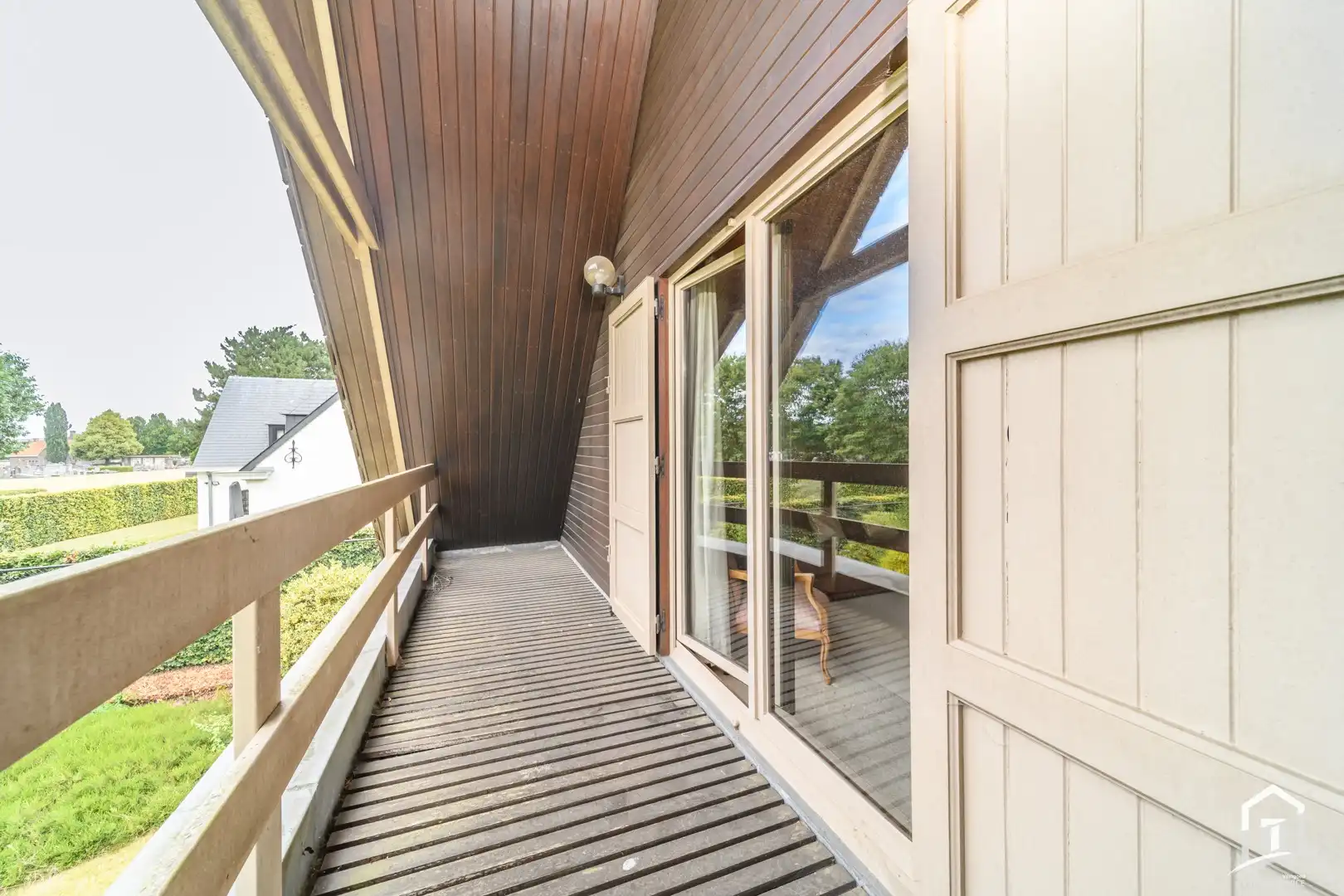 Stijvolle villa in residentiële omgeving aan de stadsrand van Aalst. foto 18