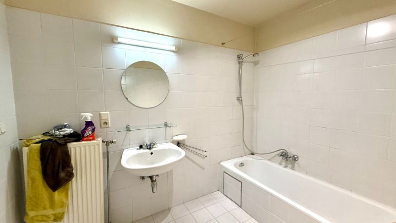 Centraal gelegen appartement met 2 slaapkamers foto 6