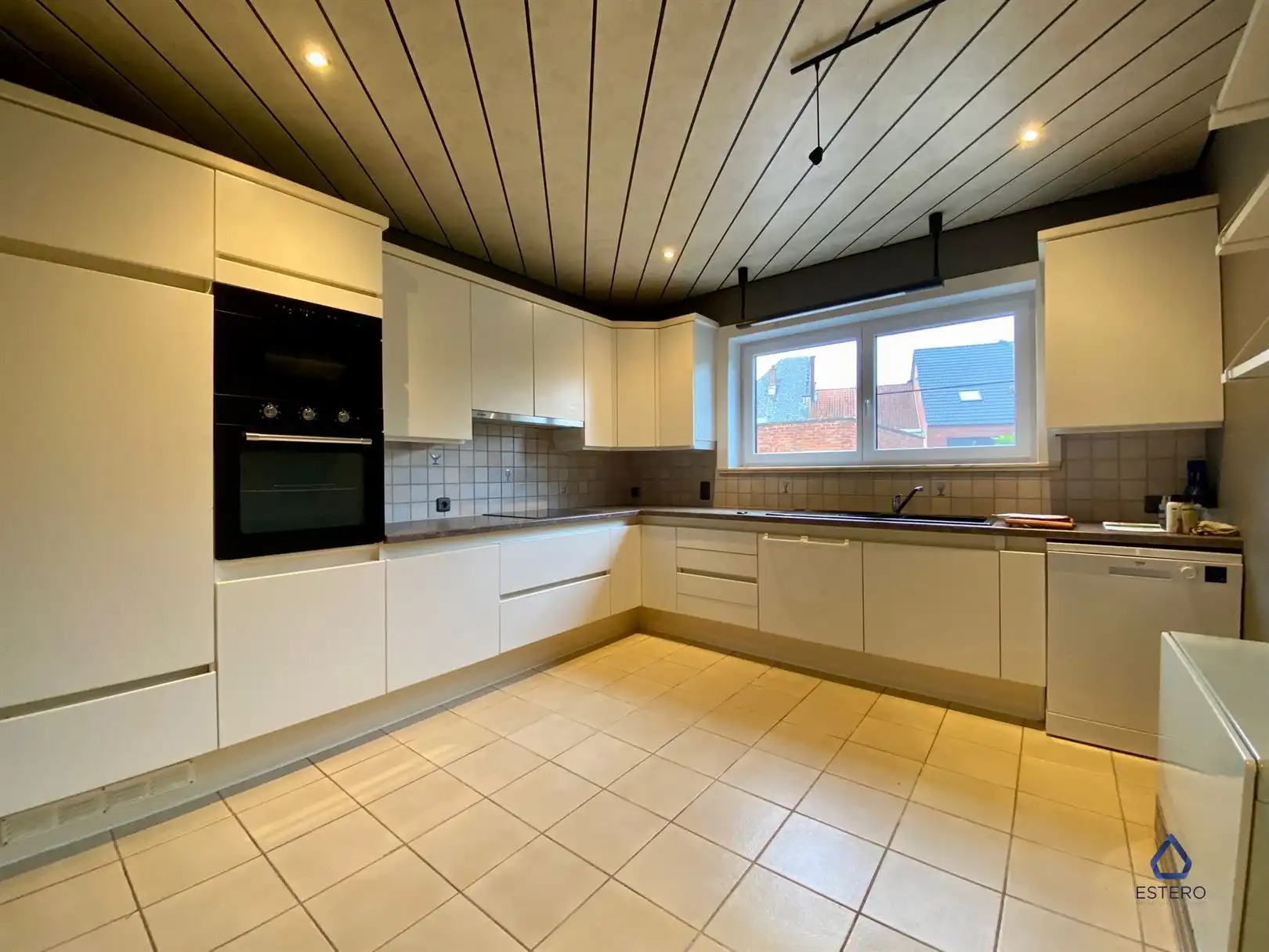 Ruime woning gelegen te Aalst foto 5