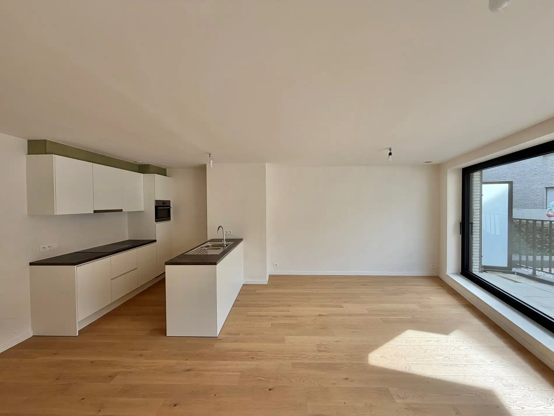 Nieuwbouwappartement nabij het strand foto 5