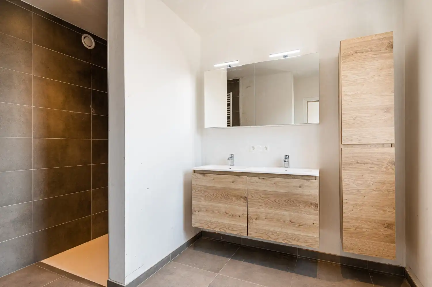 Utizonderlijk ruim nieuwbouw duplex appartement in Boekhoute - 6% BTW mogelijk foto 20