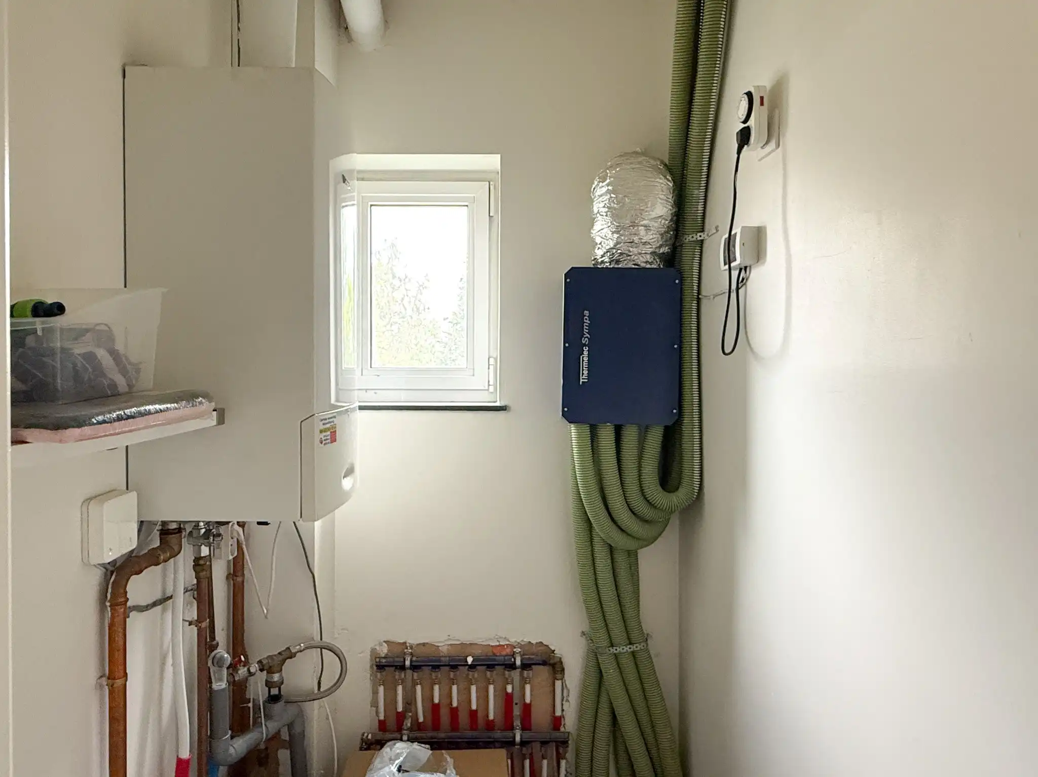 Rustig gelegen woning met 3 slaapkamers, dressing, bureau, tuin en garage foto 16