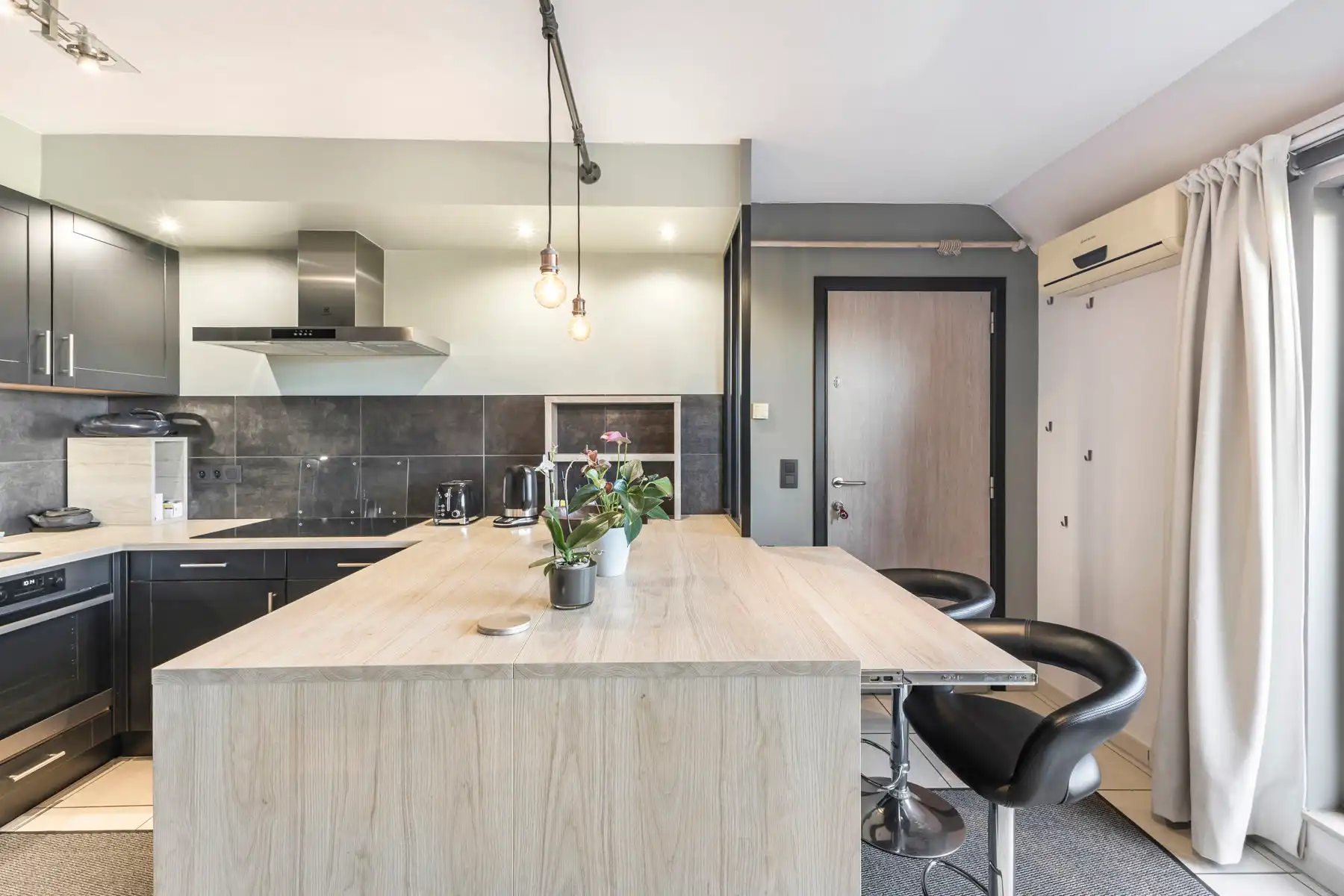 Appartement met 2 slaapkamers, 2 autostaanplaatsen en balkon foto 7