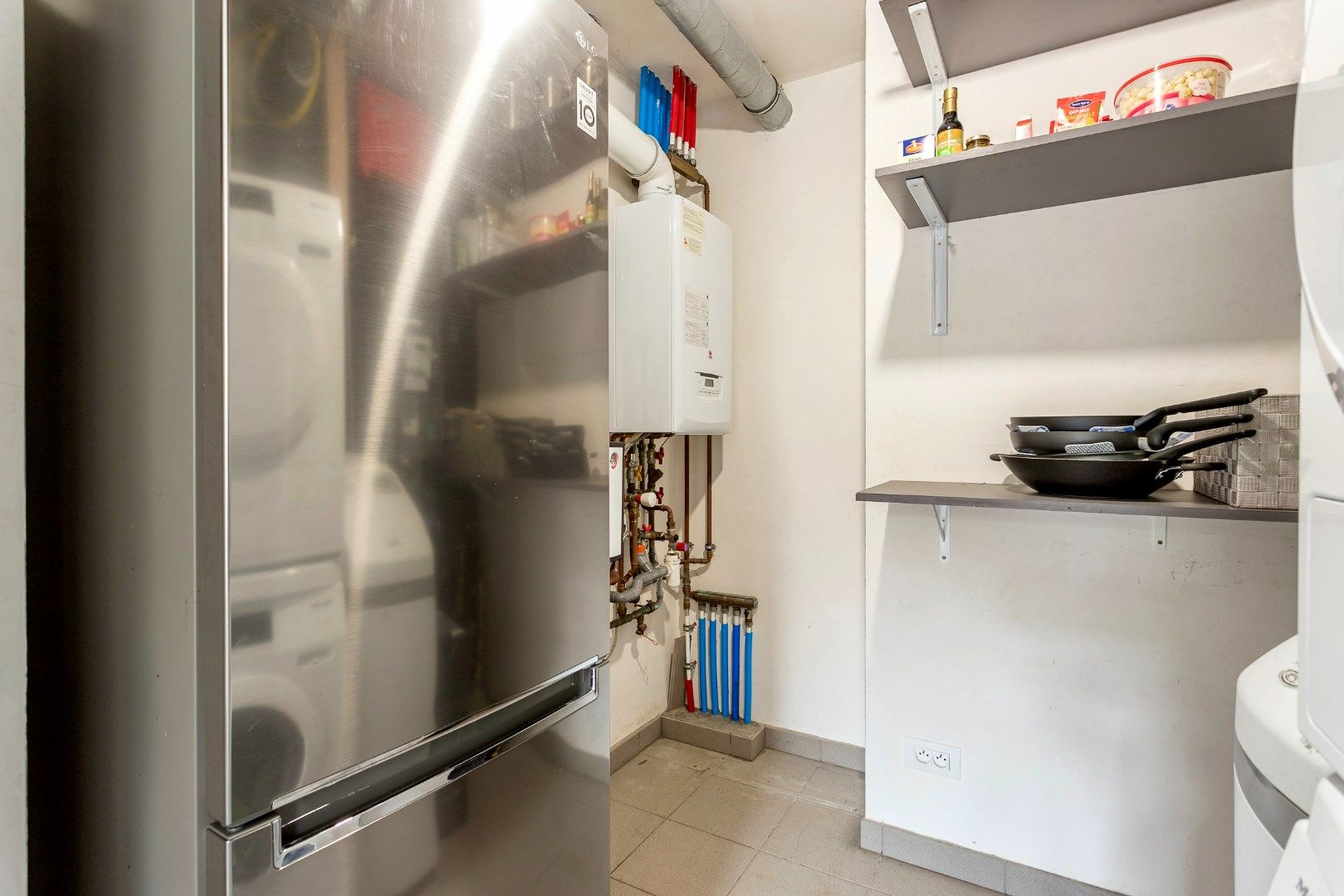 Instapklare woning met 3 slaapkamers, tuin en carport foto 10