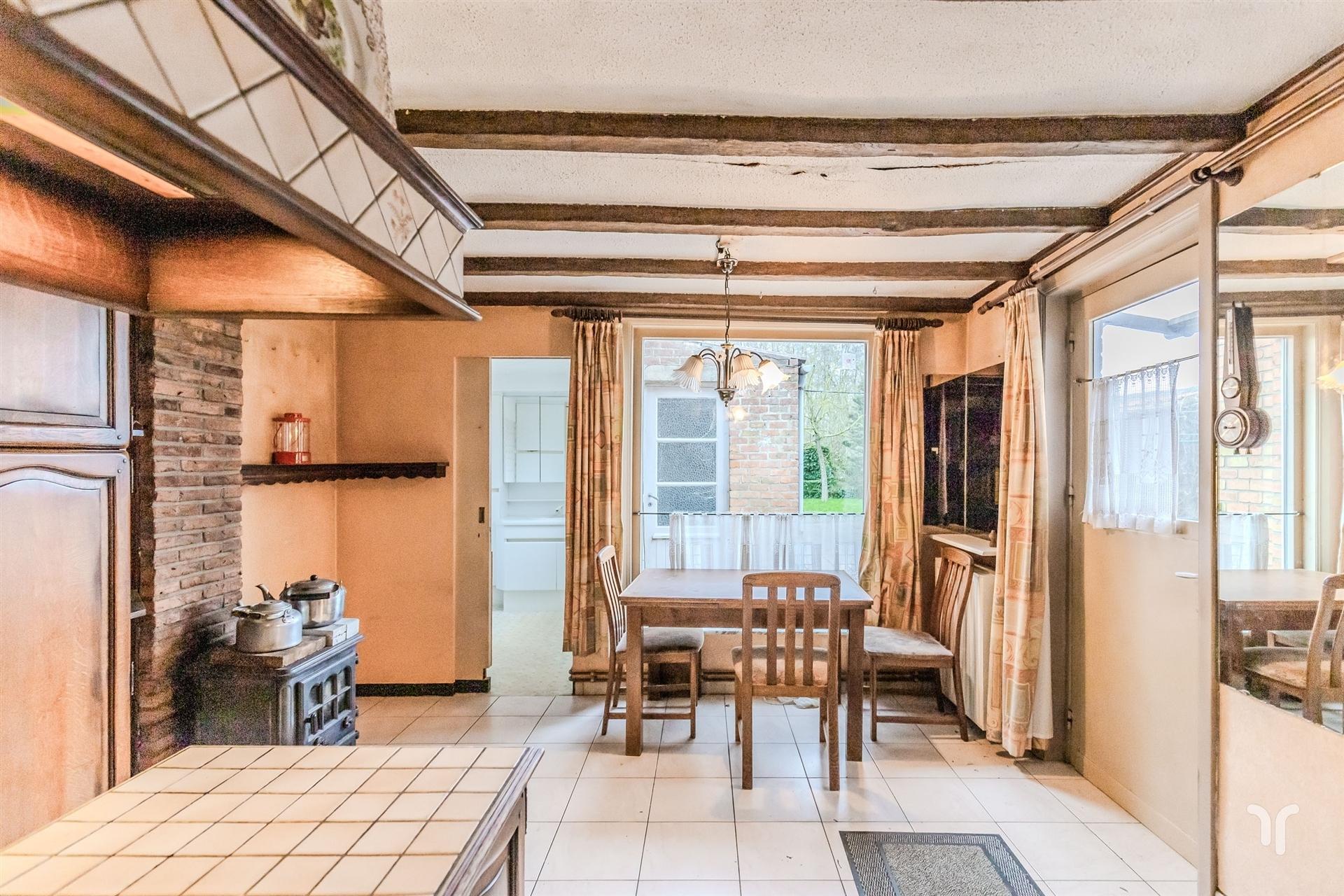 Woning en bouwgrond gelegen op een rustige ligging. foto 6