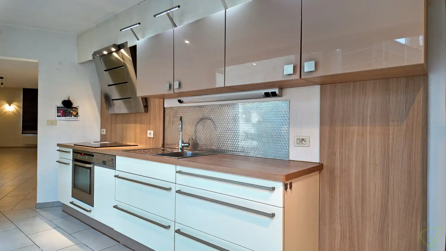 Gezellig duplex appartement nabij het station van Eeklo! foto 8