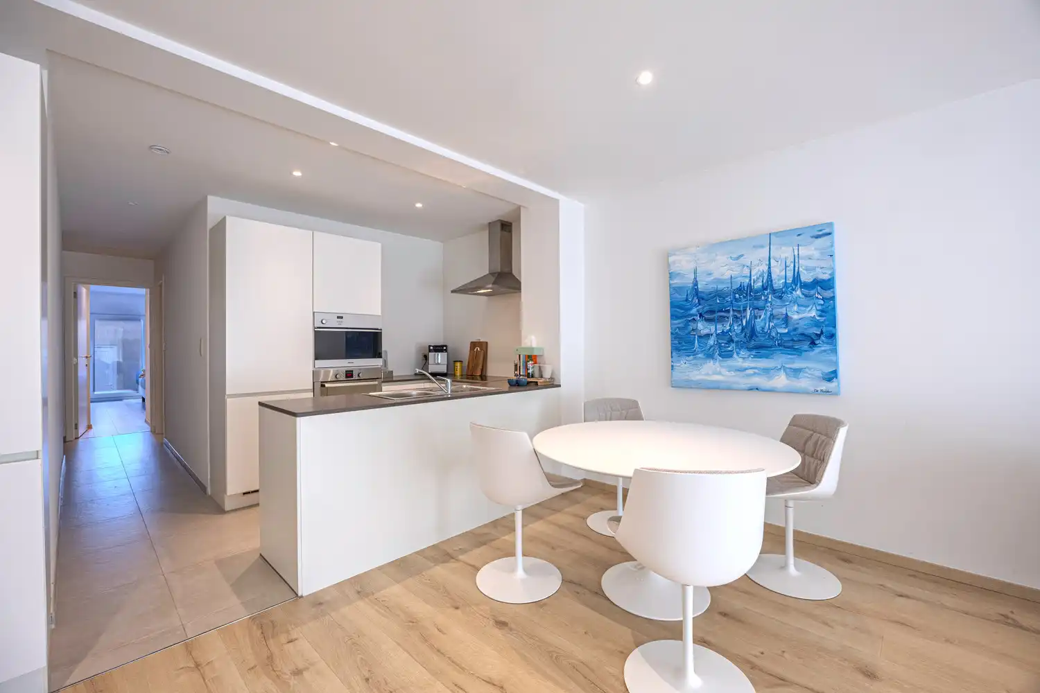Goed gelegen 2 slaapkamerappartement met zijdelings zeezicht foto 8
