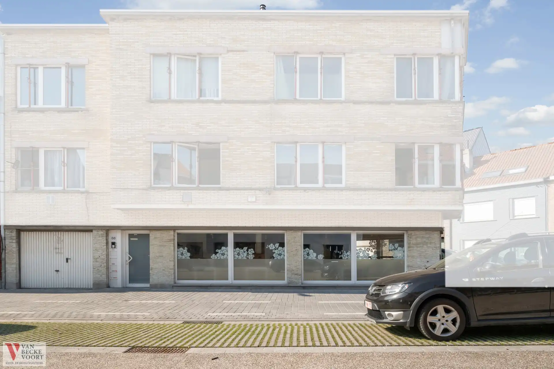 Handelspand op hoekligging met garage foto 11