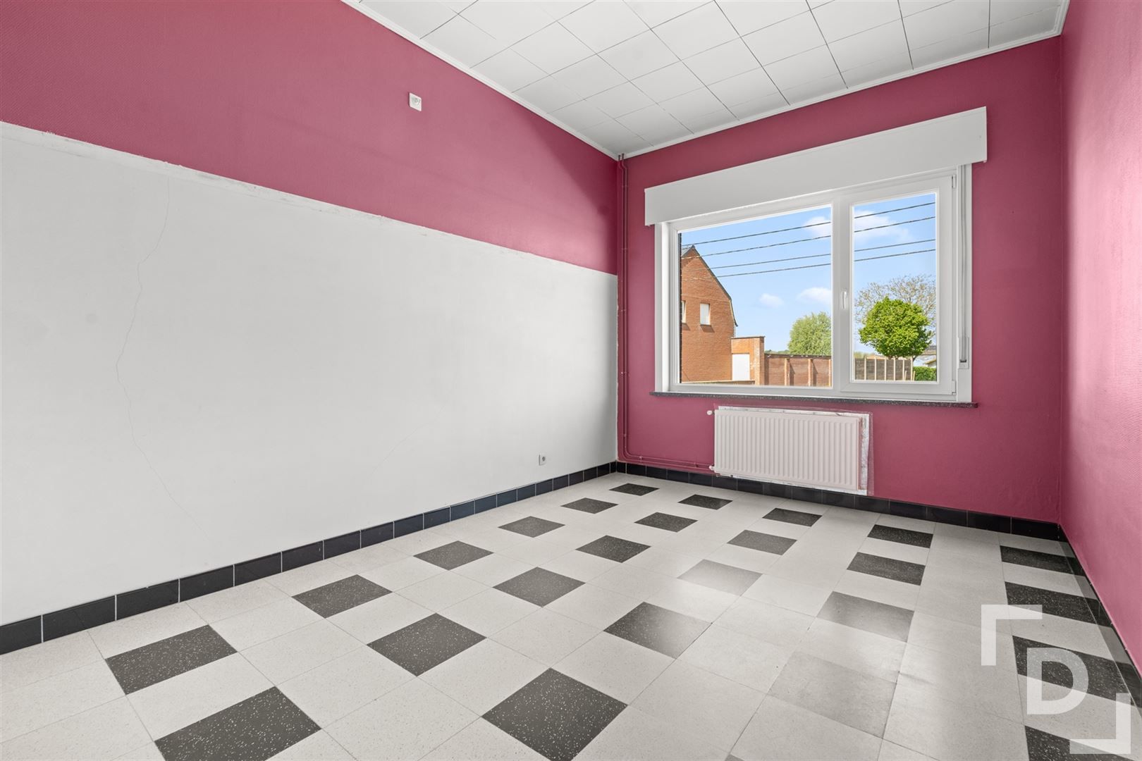 Vrijstaande woning op ruim perceel te koop te Vlamertinge. foto 7