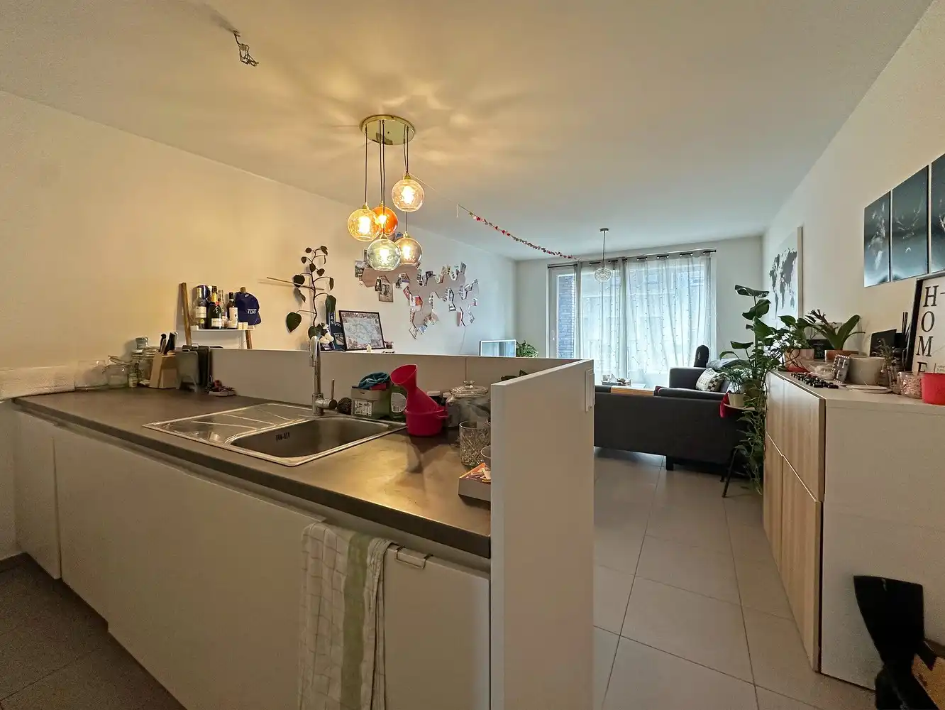 Appartement met 2 slaapkamers en terras te Antwerpen! foto 2