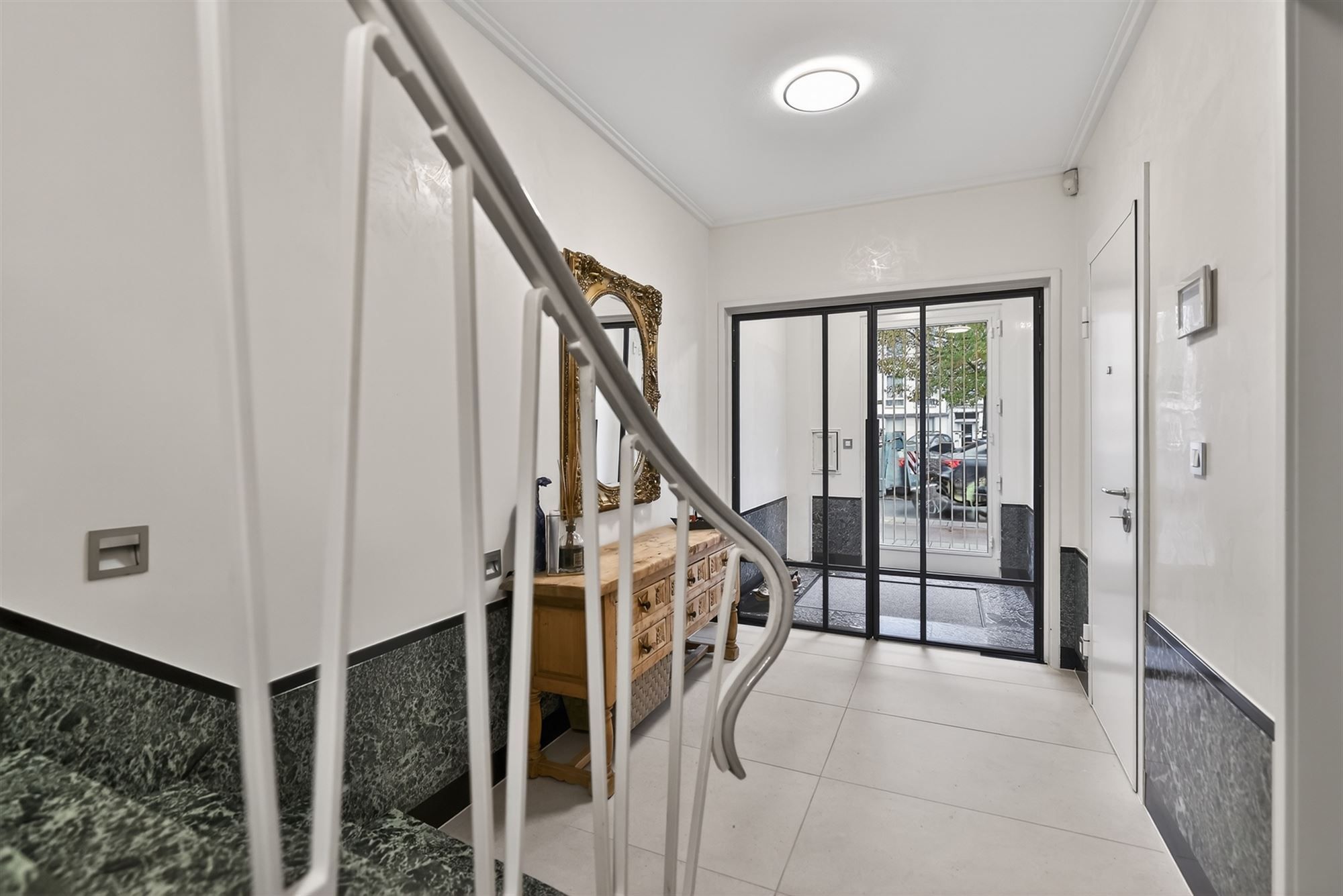 Knap afgewerkte ruime woning op toplocatie foto 18