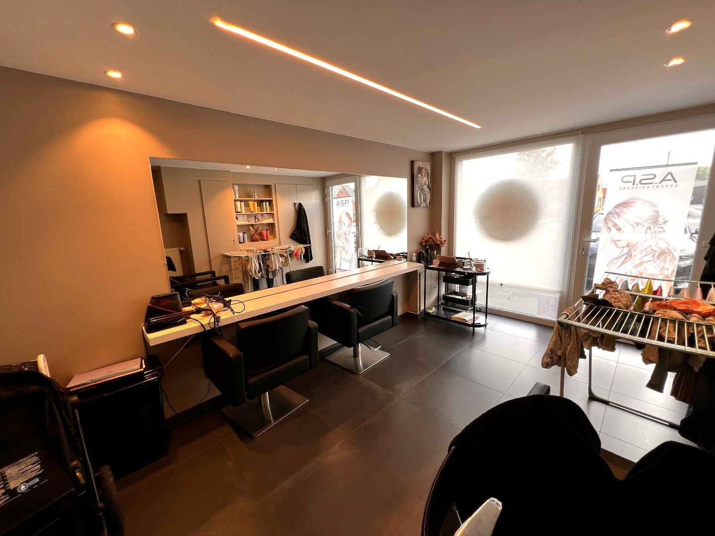 HALFOPEN WONING MET 3 SLAAPKAMERS, TUIN EN POLYVALENTE RUIMTE foto 8