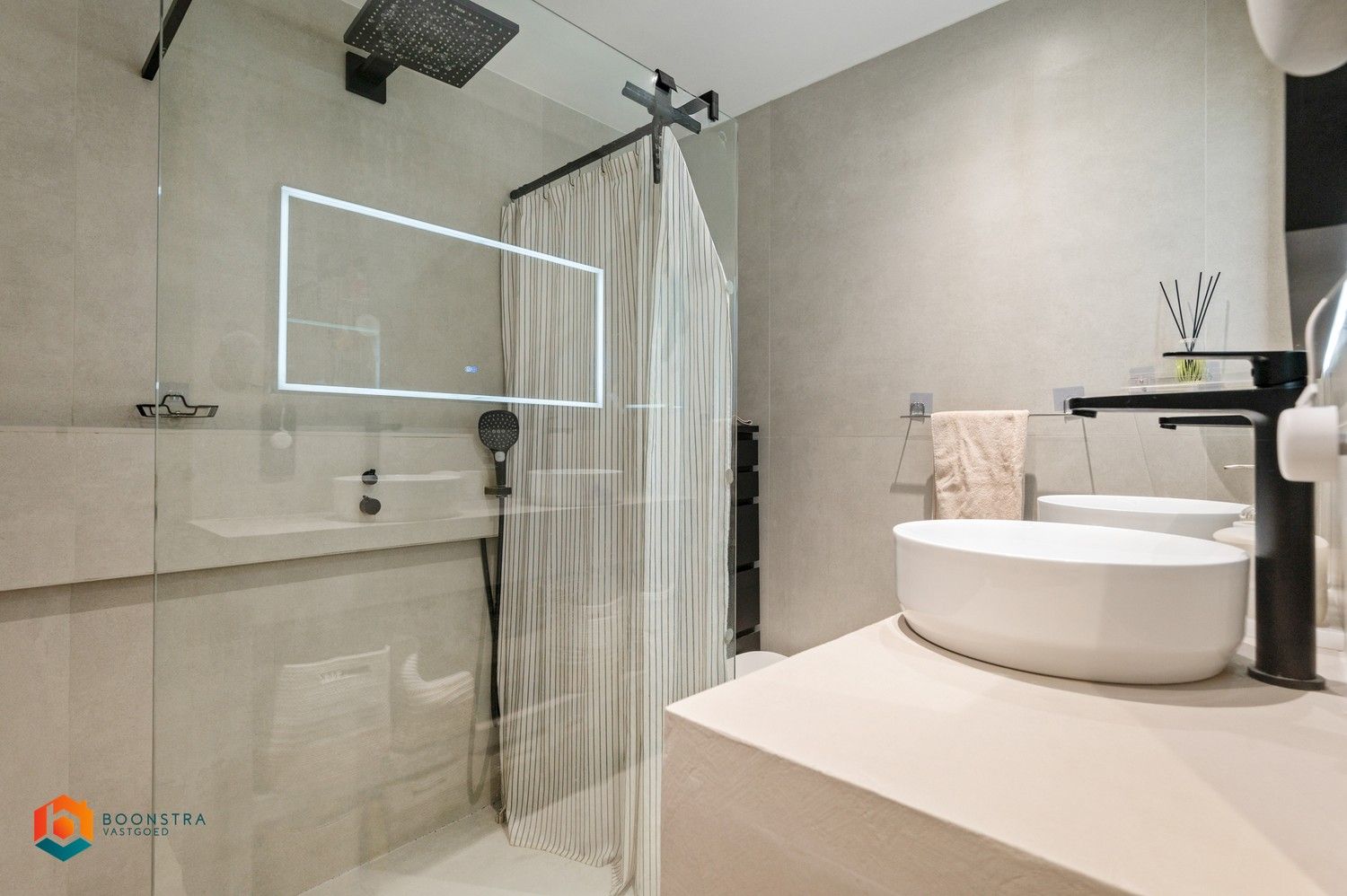 Gerenoveerd app. met 2 slpkrs in het centrum van Mechelen foto 13