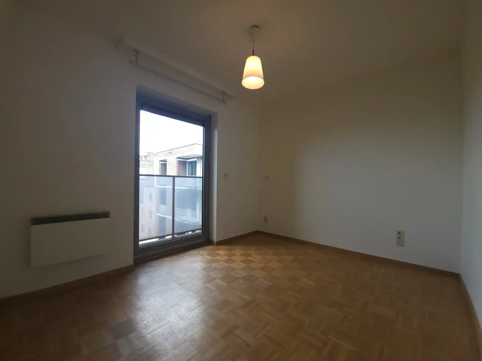 Appartement met 2 slaapkamers & 2 zonnige terrassen in Gent foto 11