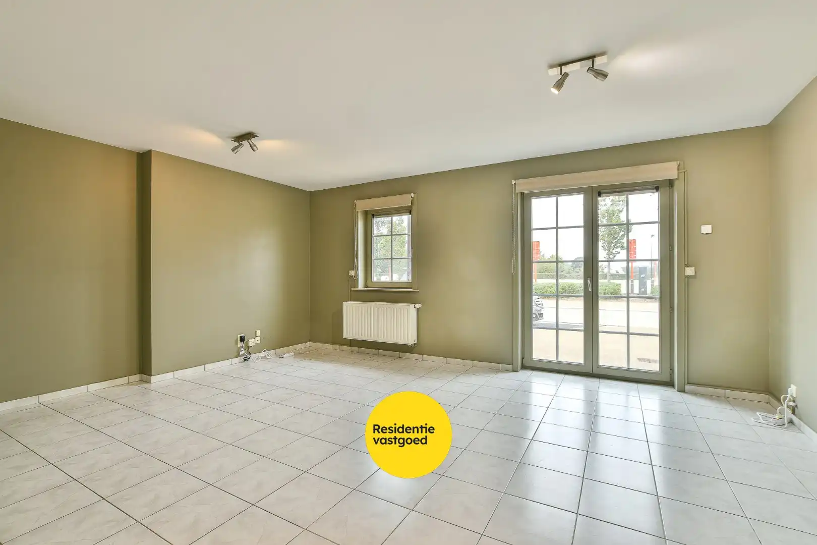 Modern gelijkvloers appartement met 2 slaapkamers– op slechts 500m van strand en zee! foto 6