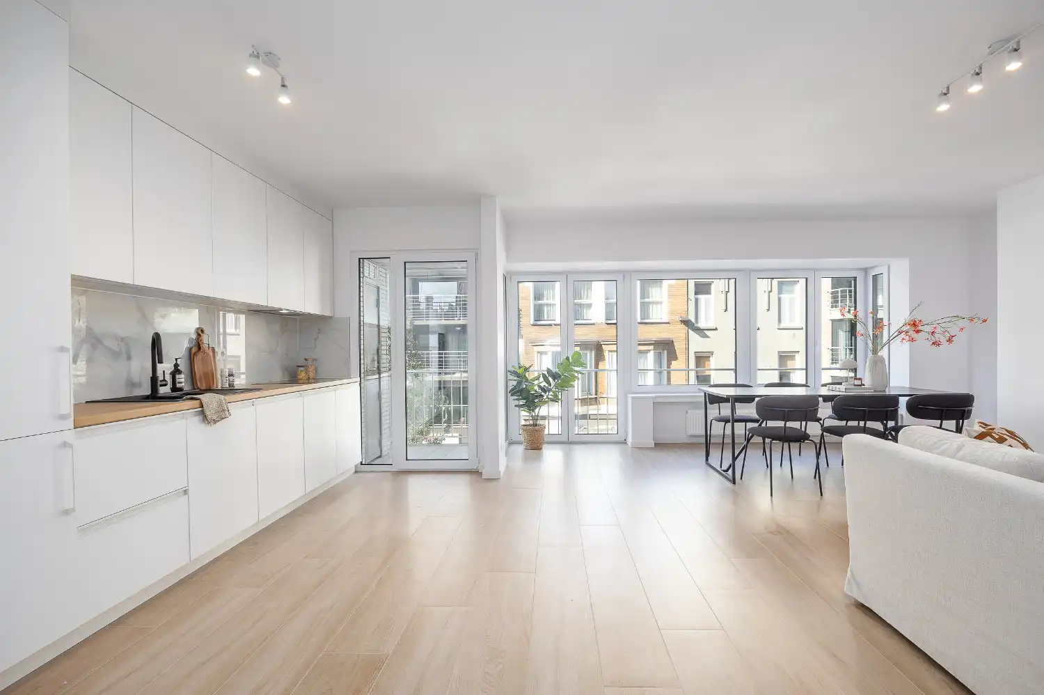 Gerenoveerd drie slaapkamer appartement foto 7