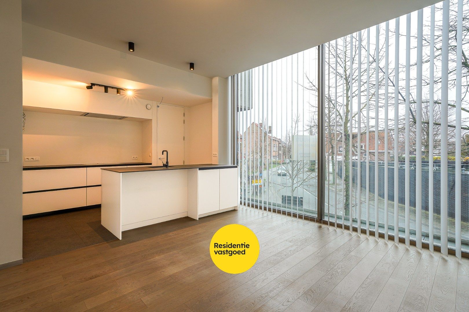 Prachtig modern appartement te huur in het centrum van Jabbeke foto 2