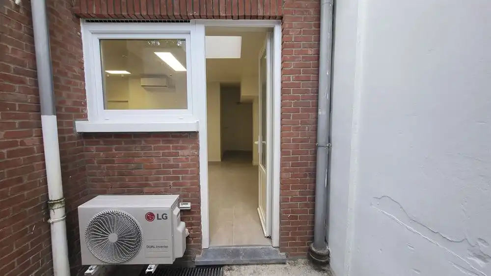 Proffesionele kantoorruimte met koer foto 13