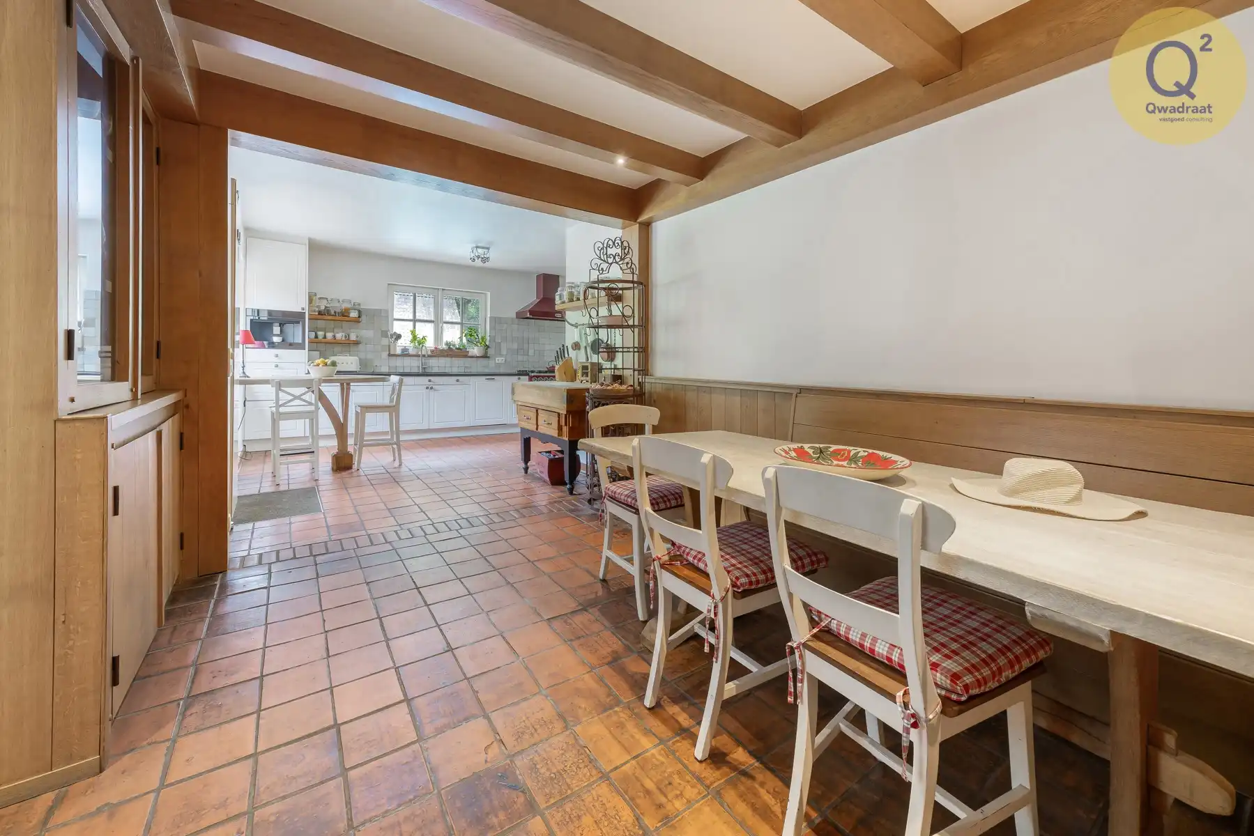 Rustig gelegen villa van met zwembad en poolhouse  foto 18