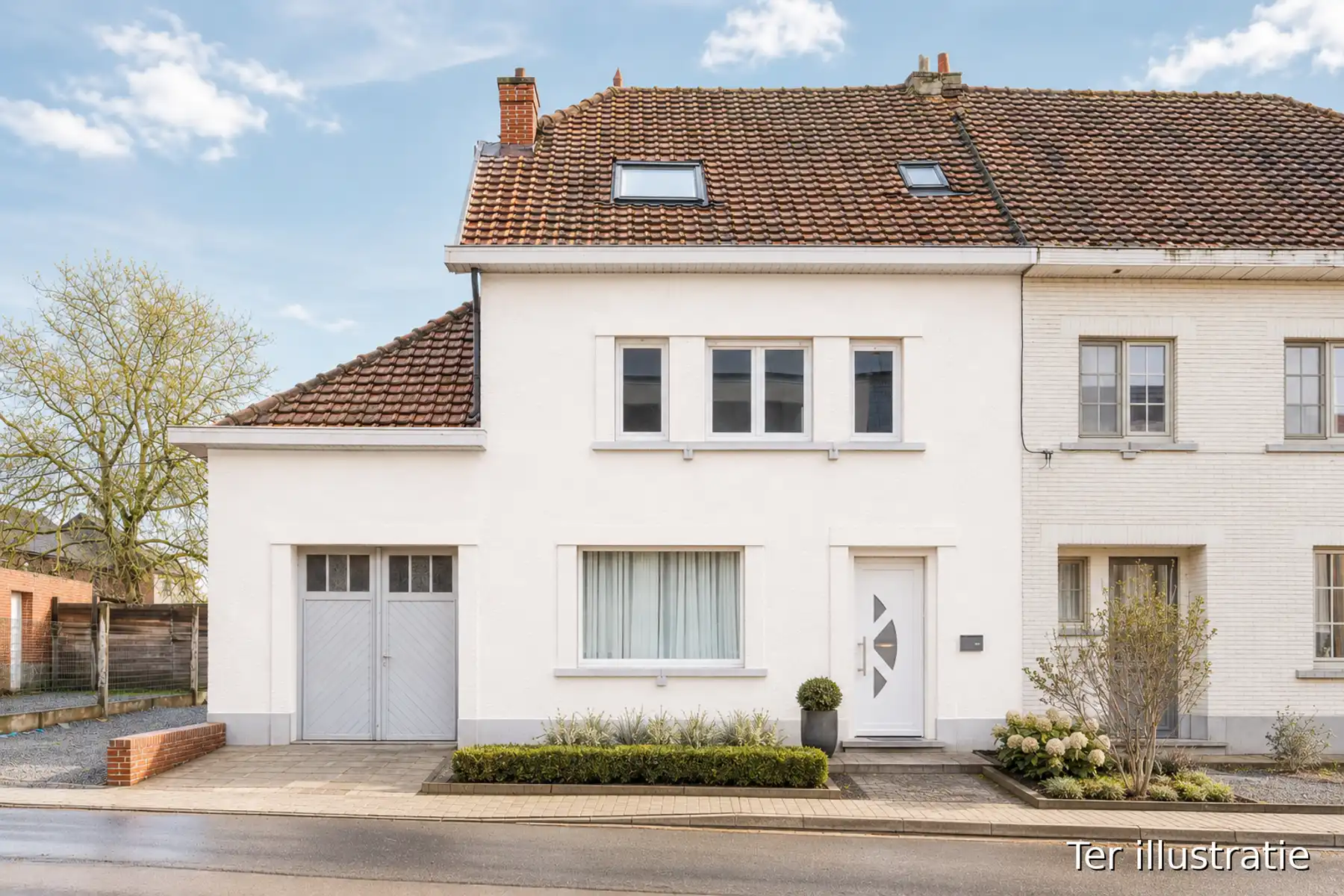 Instapklare woning met 5 slaapk., 3 badkamers en tuin foto 3