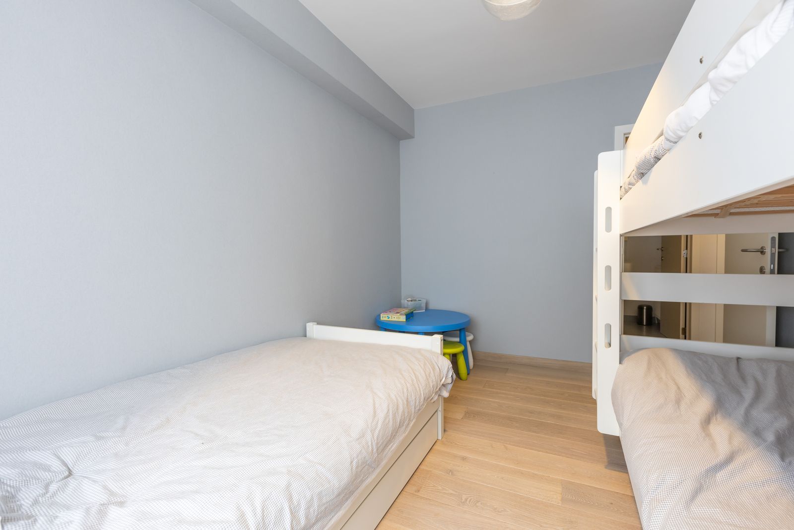 Gerenoveerd appartement met 2 slpk en lateraal zeezicht foto 13