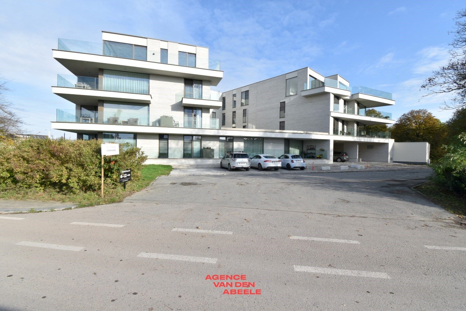 Ondergrondse garagebox foto {{pictureIndex}}
