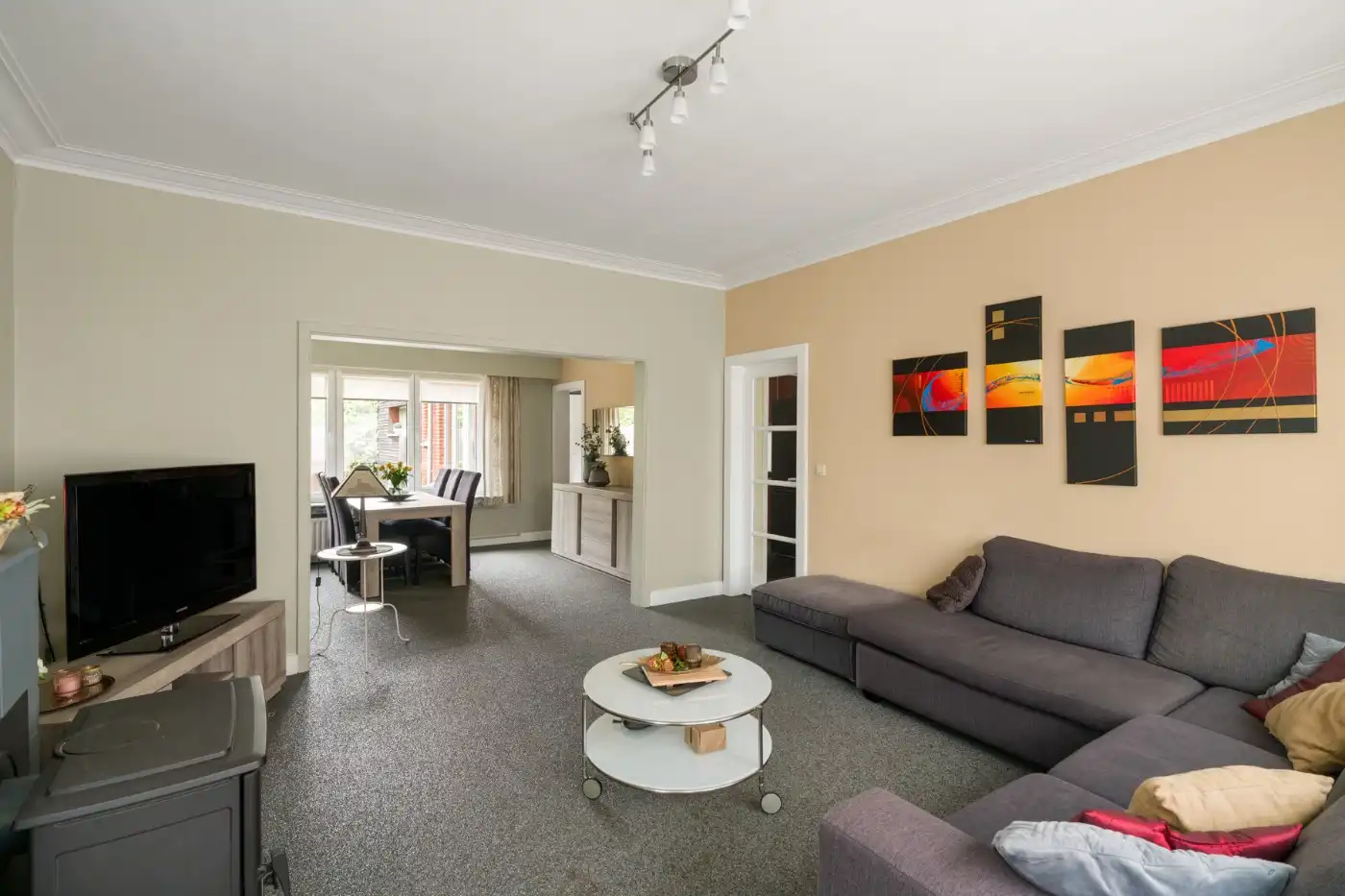 Verrassend ruime, instapklare woning met 3 slpk. en zuid-west koertje foto 5