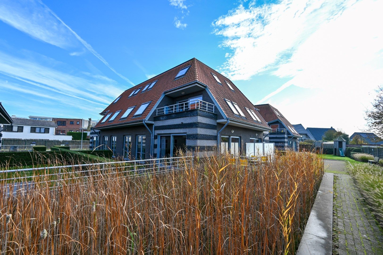 Gelijkvloers appartement met 1 slaapkamer, compact comfort aan zee foto 2