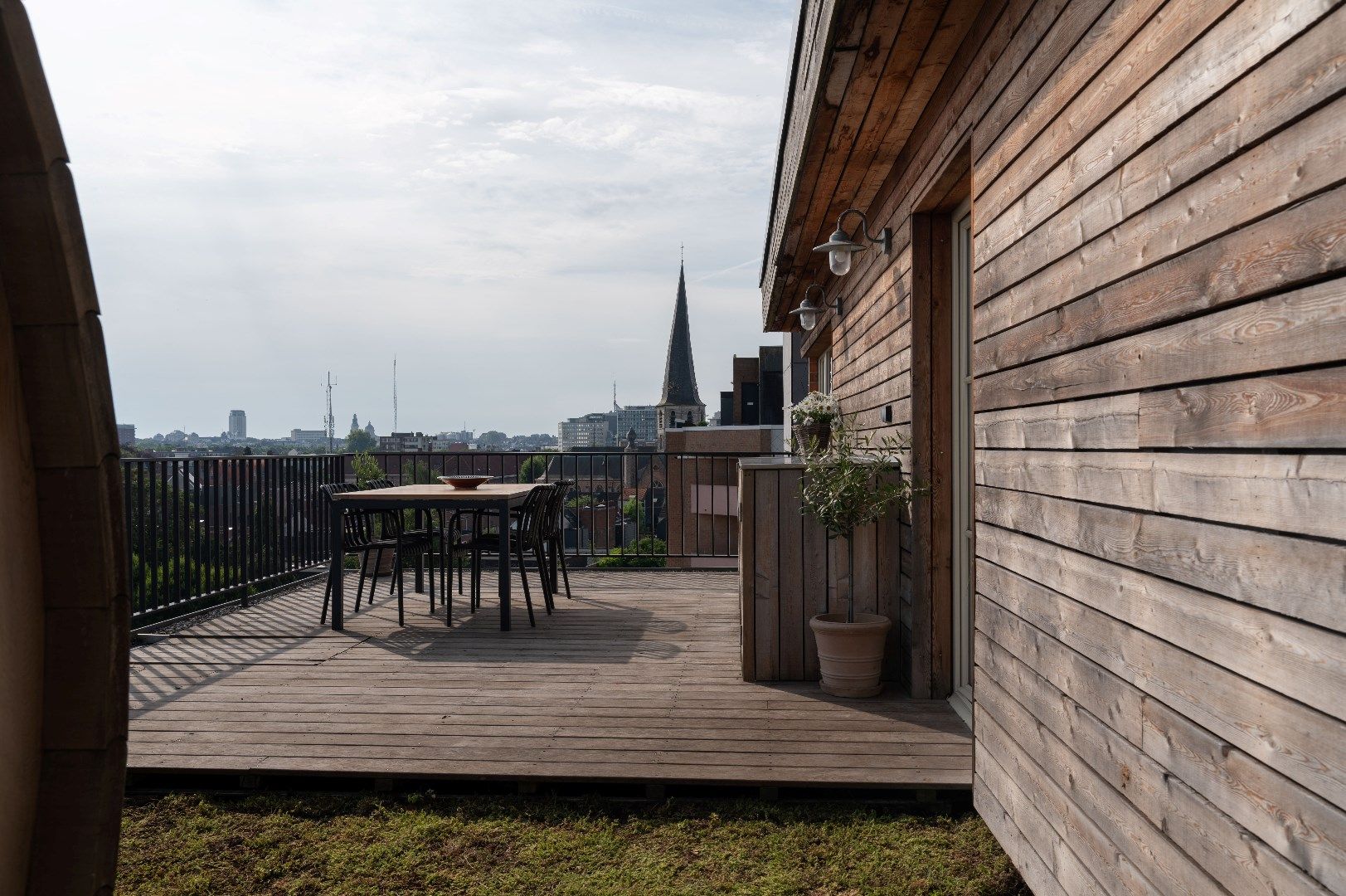 Schitterend dakappartement met 2 slaapkamers foto 9